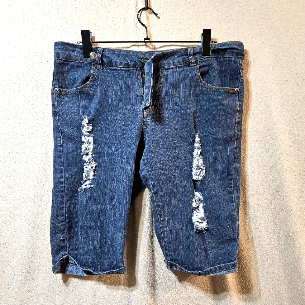 RIP Jeans Sz 16 Distressed Bermuda Women's Jean Shorts